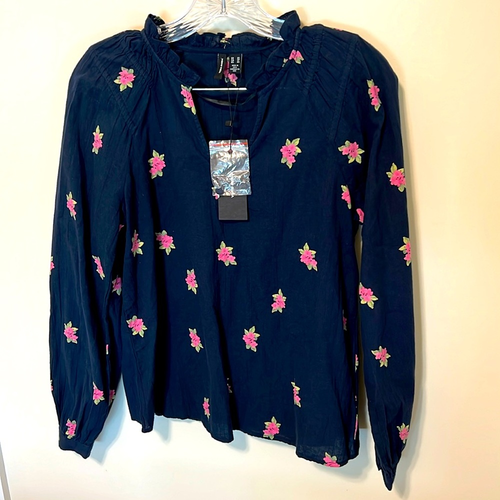 Vero Moda Women’s Navy Blue/Pink Flowered Ruffled Blouse / Size XS / Brand NWT